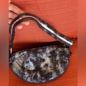 Vintage y2k black silver metallic half moon shoulder bag purse